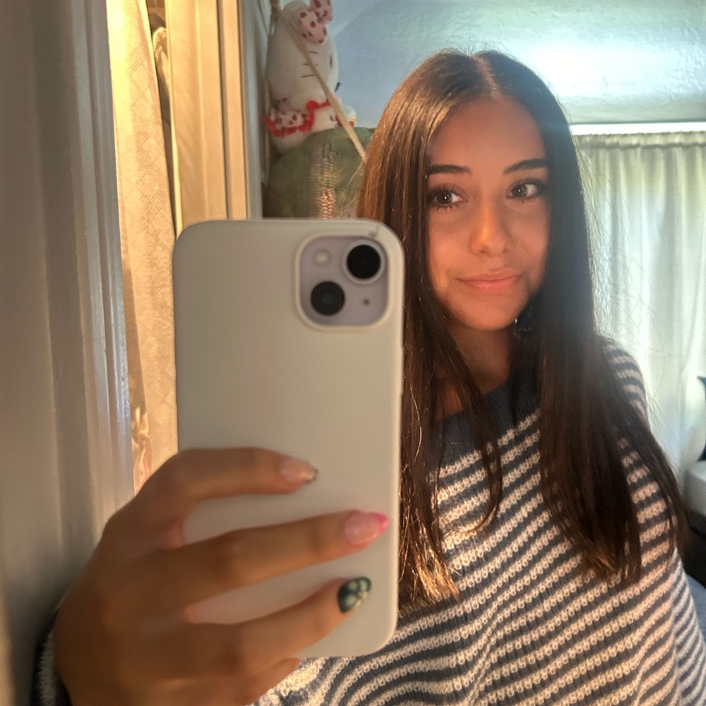 Meet your Posher, Camila